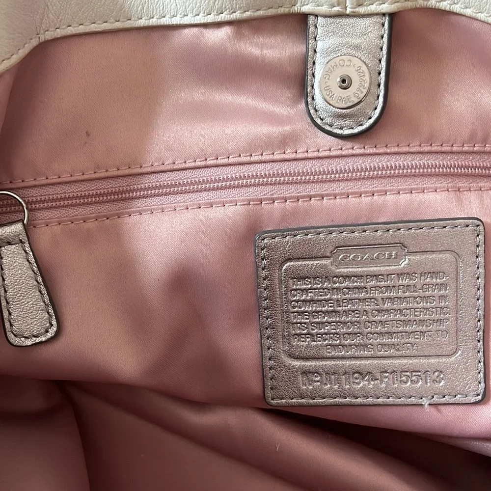 Coach white with silver accent leather shoulder bag, large - Picture 9 of 14